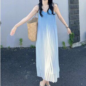 NWT Gradient V-Neck Spaghetti Strap Midi Dress
